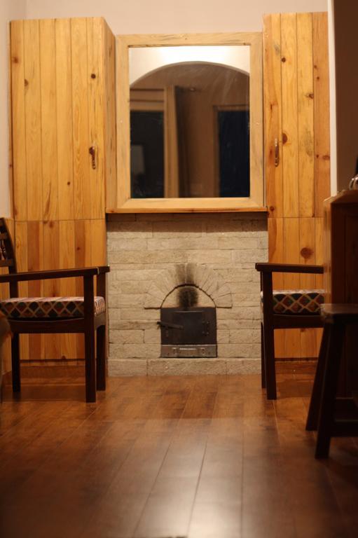 Kasar Rainbow Yoga Retreat Villa Almora Buitenkant foto
