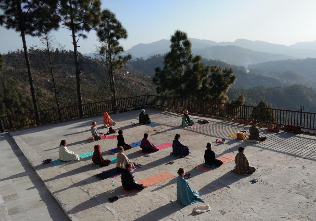 Kasar Rainbow Yoga Retreat Villa Almora Buitenkant foto