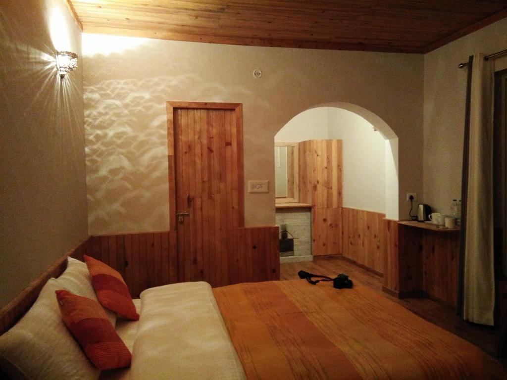 Kasar Rainbow Yoga Retreat Villa Almora Buitenkant foto